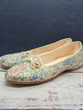 NEW Daniel Green Vintage 60s Tapestry Slippers Flats Size 9.5